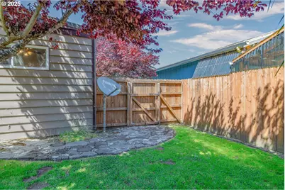 2925 Knott Ter, Coos Bay, OR 97420 - Photo 18
