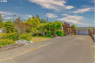 2925 Knott Ter, Coos Bay, OR 97420 - Photo 2