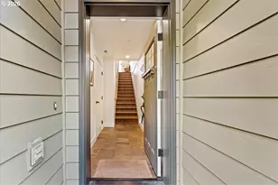 4642 SW Condor Ave, Portland, OR 97239 - Photo 4