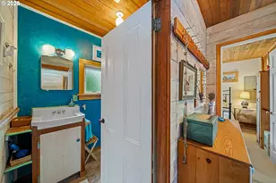 207 E Van Buren St, Cannon Beach, OR 97110 - Photo 32