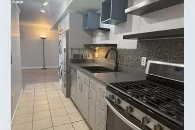 533 NE Holladay St #308, Portland, OR 97232 - Photo 6