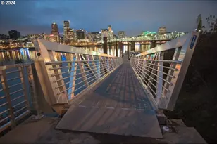 533 NE Holladay St, Portland, OR 97232 - Photo 32