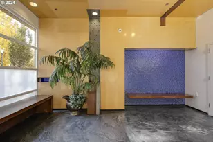 533 NE Holladay St, Portland, OR 97232 - Photo 18