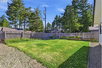 2055 11th St, Florence, OR 97439 - Photo 40