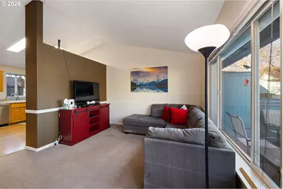 5524 E St, Springfield, OR 97478 - Photo 6