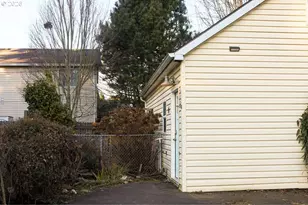 40 SE 133rd Ave, Portland, OR 97233 - Photo 12