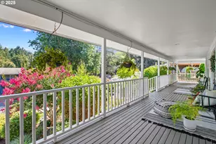 8527 SW 50th Ave, Portland, OR 97219 - Photo 4