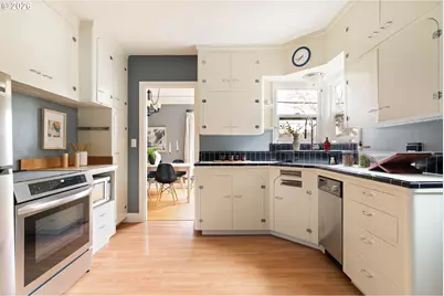 4420 NE 78th Ave, Portland, OR 97218 - Photo 12