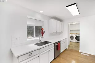 1950 NW Ivy Pl, Redmond, OR 97756 - Photo 8