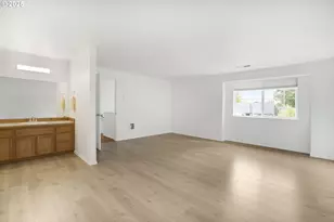 1950 NW Ivy Pl, Redmond, OR 97756 - Photo 12