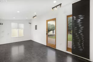 1950 NW Ivy Pl, Redmond, OR 97756 - Photo 24