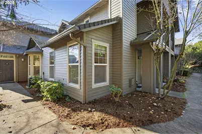 880 Springtree Ln, West Linn, OR 97068 - Photo 2