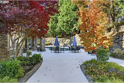 880 Springtree Ln, West Linn, OR 97068 - Photo 30