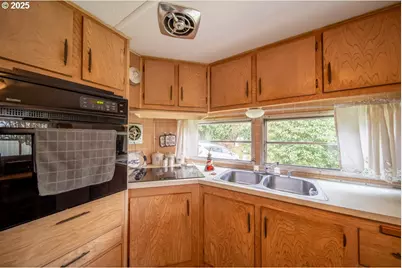 1900 Rowe St, Reedsport, OR 97467 - Photo 2