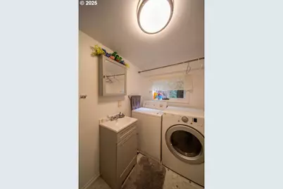 1900 Rowe St, Reedsport, OR 97467 - Photo 24