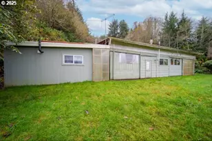 1900 Rowe St, Reedsport, OR 97467 - Photo 18
