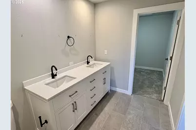 2443 26th Ave, Forest Grove, OR 97116 - Photo 16