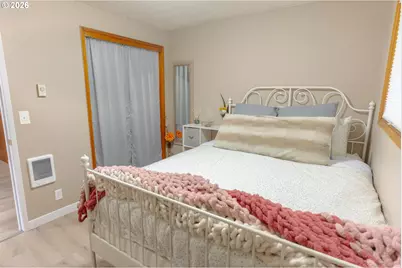 1095 N Manzanita St, Canby, OR 97013 - Photo 18