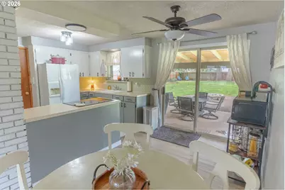 1095 N Manzanita St, Canby, OR 97013 - Photo 12