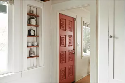 7701 N Hodge Ave, Portland, OR 97203 - Photo 2