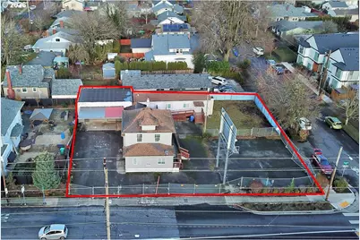 8523 SE Stark St, Portland, OR 97216 - Photo 14