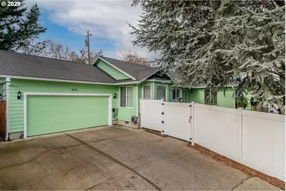 484 SE Clearwater Ct, Roseburg, OR 97470 - Photo 4