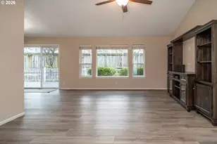 484 SE Clearwater Ct, Roseburg, OR 97470 - Photo 8