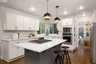 6703 SW Moonshadow Ct, Portland, OR 97223 - Photo 10