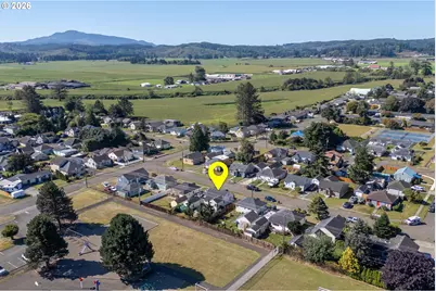 801 Manor Pl, Tillamook, OR 97141 - Photo 28