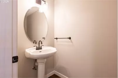 306 E 16th Pl, La Center, WA 98629 - Photo 4