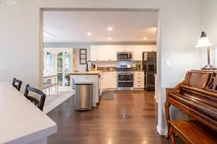306 E 16th Pl, La Center, WA 98629 - Photo 8