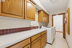1593 NW Jennifer Pl, Portland, OR 97229 - Photo 32