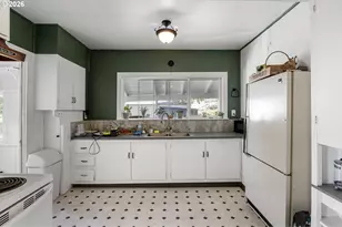 210 SE 4th St, Oakland, OR 97462 - Photo 14