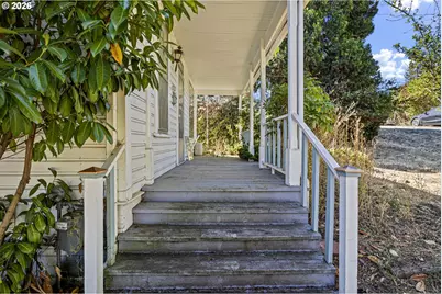 210 SE 4th St, Oakland, OR 97462 - Photo 4