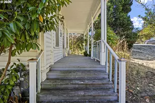 210 SE 4th St, Oakland, OR 97462 - Photo 4