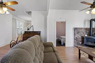 210 SE 4th St, Oakland, OR 97462 - Photo 8