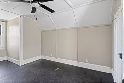 210 SE 4th St, Oakland, OR 97462 - Photo 20