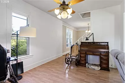 210 SE 4th St, Oakland, OR 97462 - Photo 10