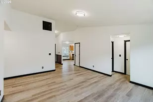 1012 Waikiki St, Salem, OR 97317 - Photo 14