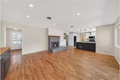 1025 NW Basco Ave, Roseburg, OR 97471 - Photo 6