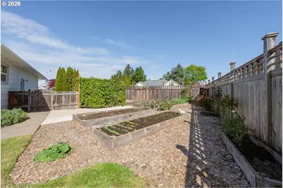 1025 NW Basco Ave, Roseburg, OR 97471 - Photo 32