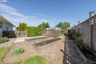 1025 NW Basco Ave, Roseburg, OR 97471 - Photo 32