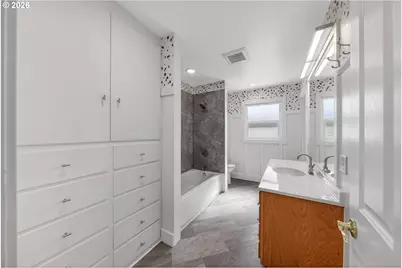 1025 NW Basco Ave, Roseburg, OR 97471 - Photo 20