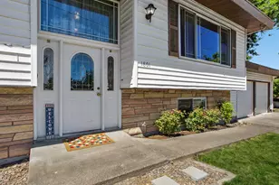 1801 E Laurel Dr, Newberg, OR 97132 - Photo 6