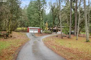 28198 Briggs Hill Rd, Eugene, OR 97405 - Photo 10