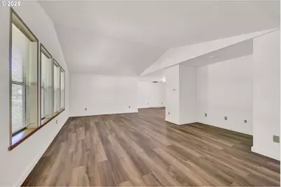 7349 Henderer Rd, Elkton, OR 97436 - Photo 6