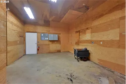 7349 Henderer Rd, Elkton, OR 97436 - Photo 26