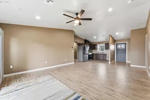 905 Cowl St, Milton-Freewater, OR 97862 - Photo 4