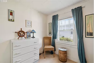 210 Cypress Ave, Garibaldi, OR 97118 - Photo 18