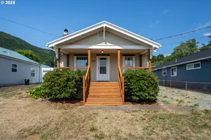 210 Cypress Ave, Garibaldi, OR 97118 - Photo 2